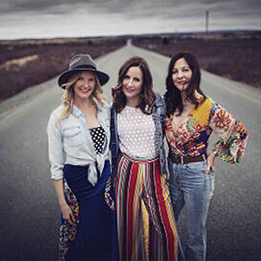 The Ennis Sisters at the Rogue Folk Club